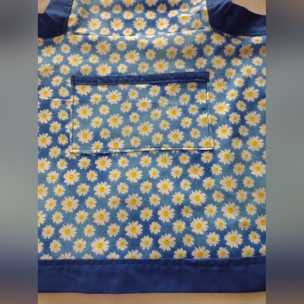 Girls apron new handmade size 2 up - Picture 4 of 5
